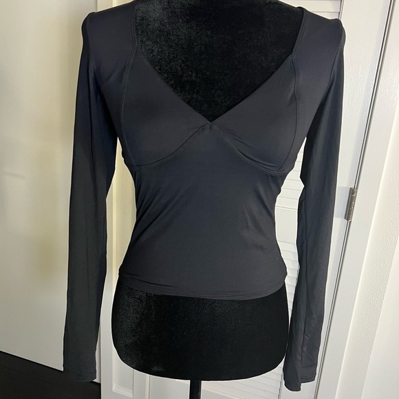 Quinsen Elegant Black Long Sleeve Deep V-Neck Stretchy Blouse Top Size Medium - Picture 1 of 7